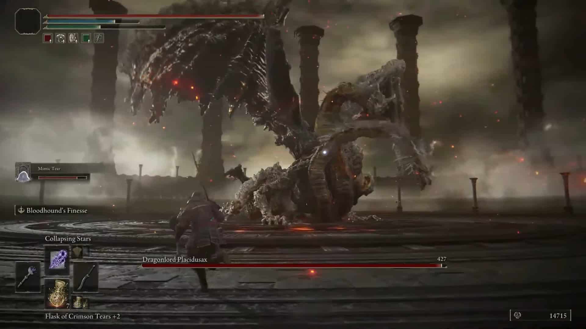 Il boss di Placidusax combatte contro l'anello degli Elden