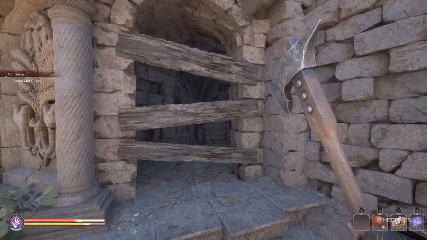 Passaggio bloccato da tavole di legno in Mar Guran