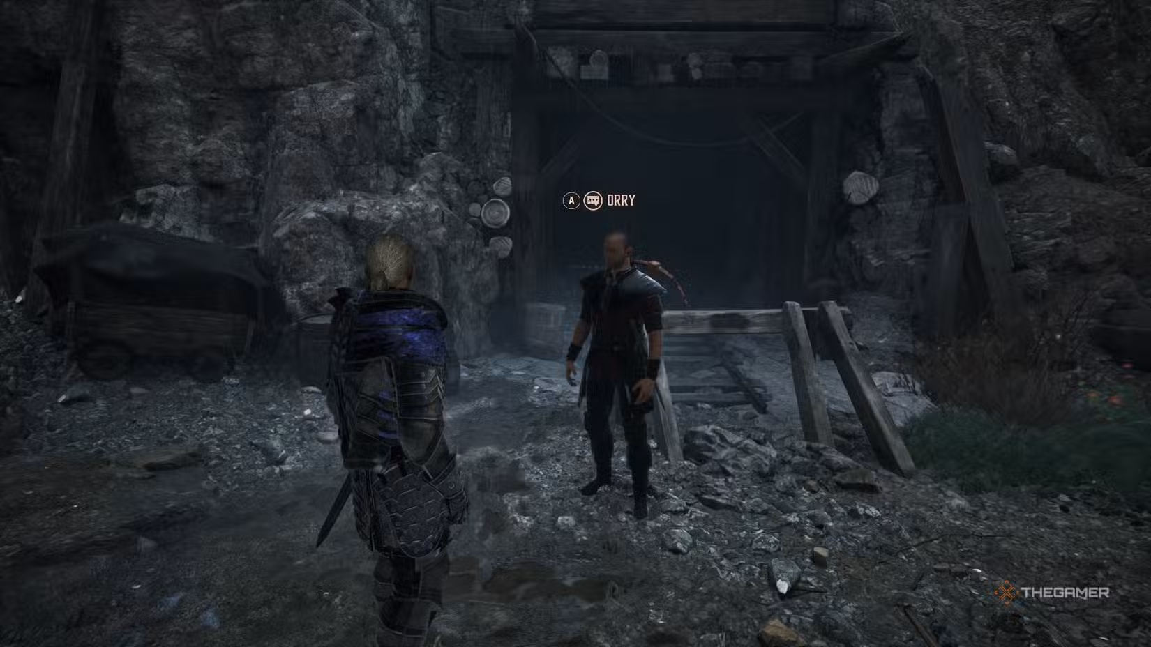 Guardia Orry davanti all'Abandoned Mine