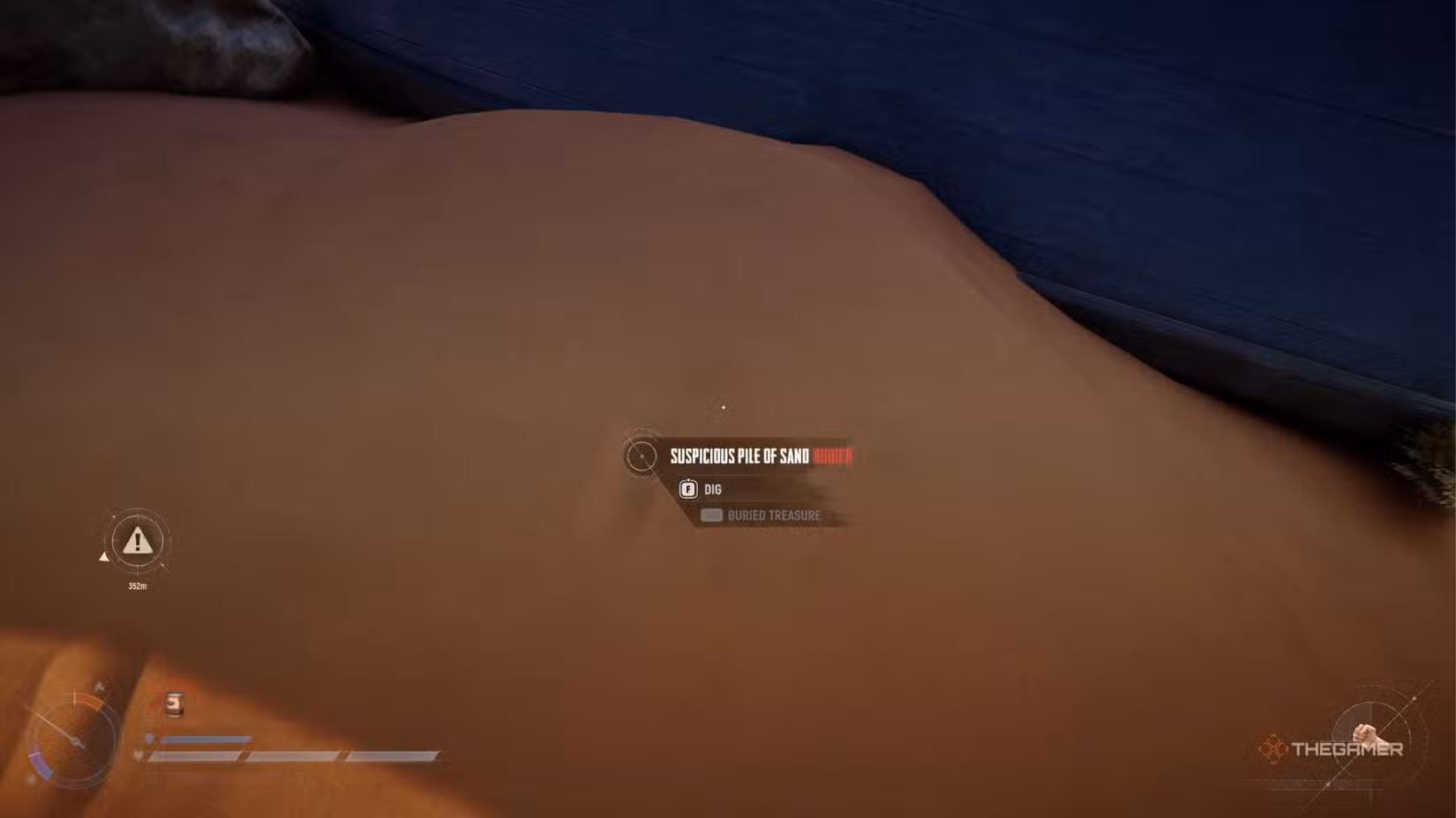 Mucchio sospetto di sabbia vicino a una nave affondata in Sand: Raiders Of Sophie