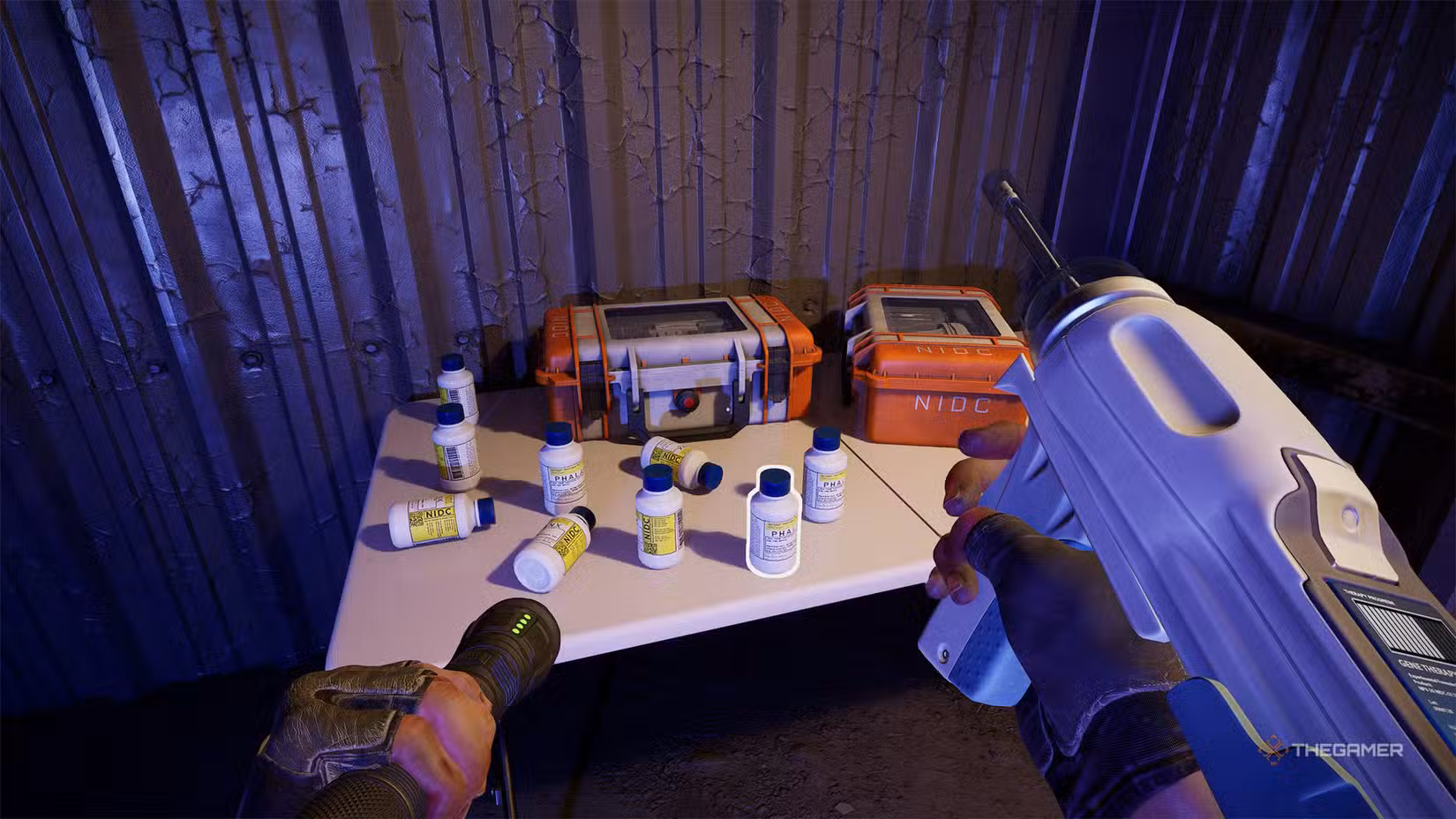 Contenitori di Phalanx Pills e kit di terapia genica in No More Room in Hell 2