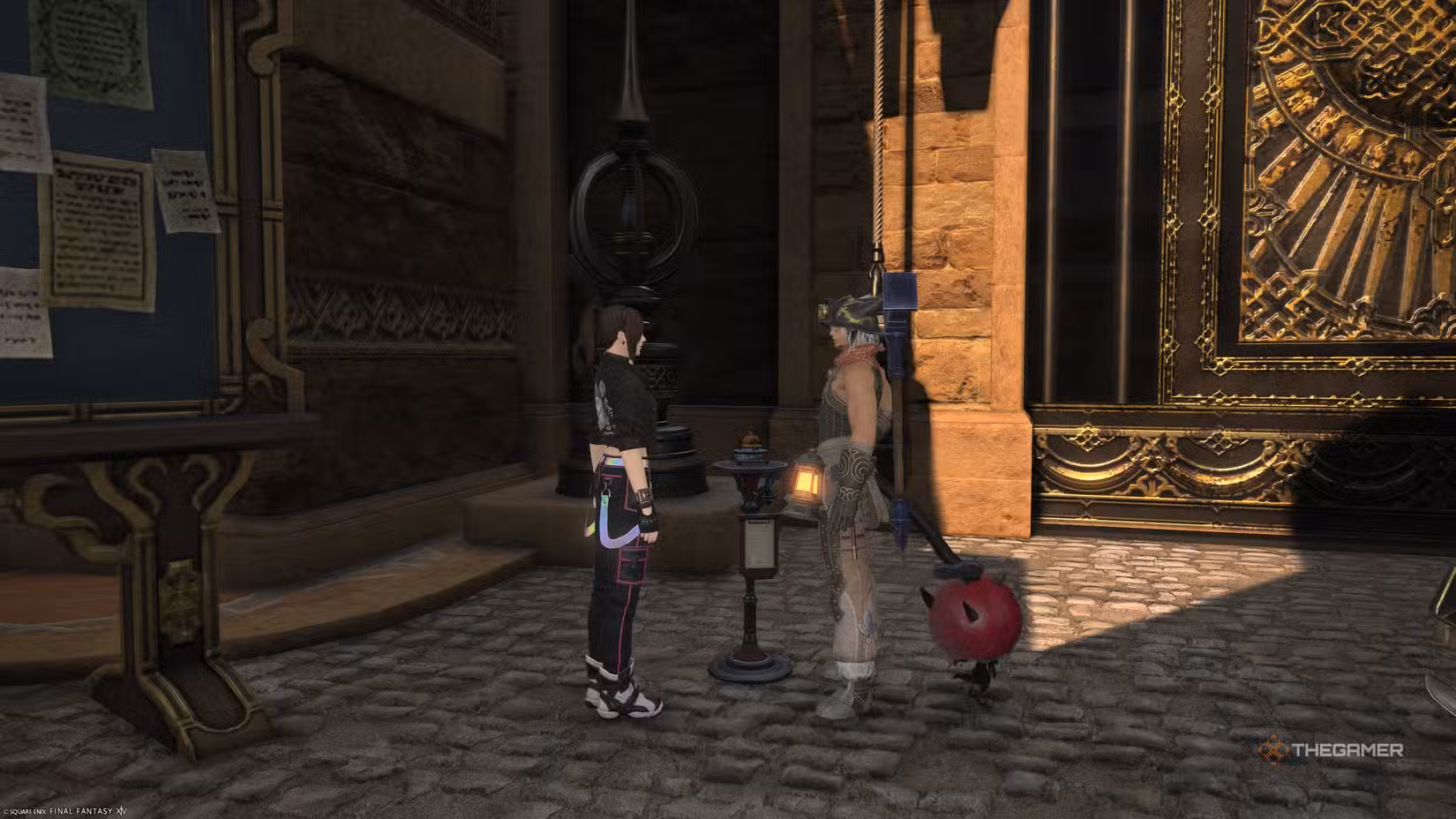Giocatore accanto al suo fido in Final Fantasy XIV